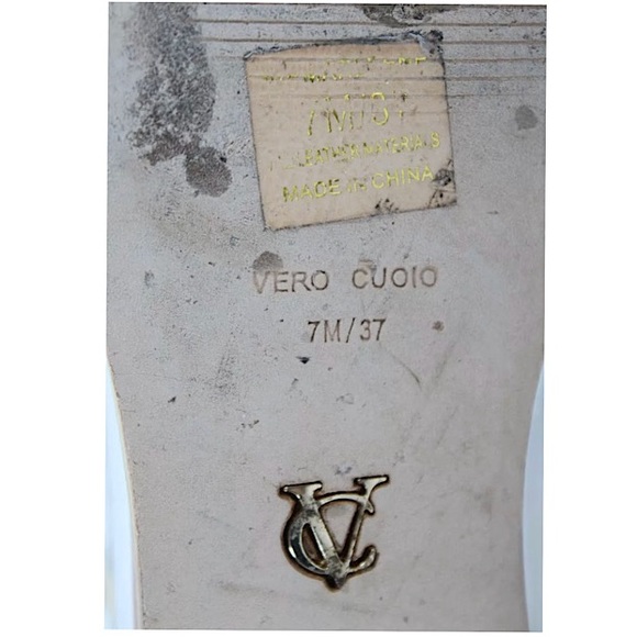 VC Signature Gold Crystal Sandals...Sz: 7 - Picture 5 of 5